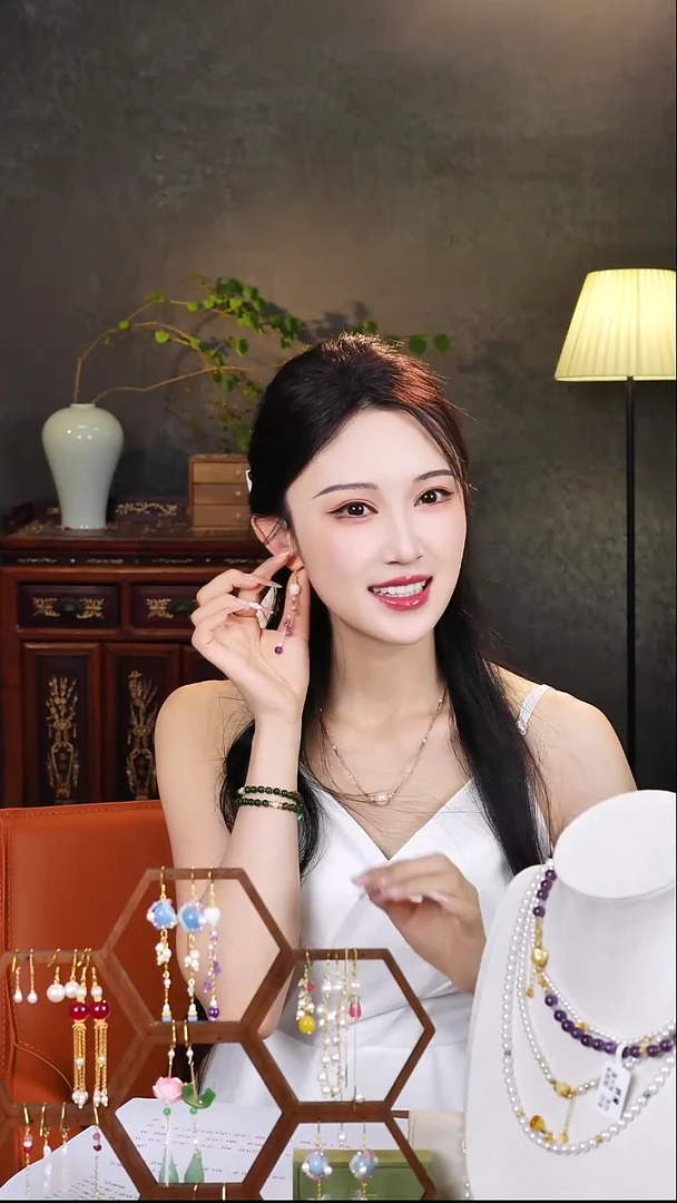 银S925镶嵌淡水珍珠耳饰花影