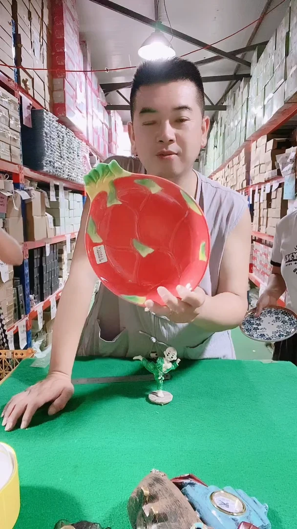 瓷片碗碟好物一件不留@@1