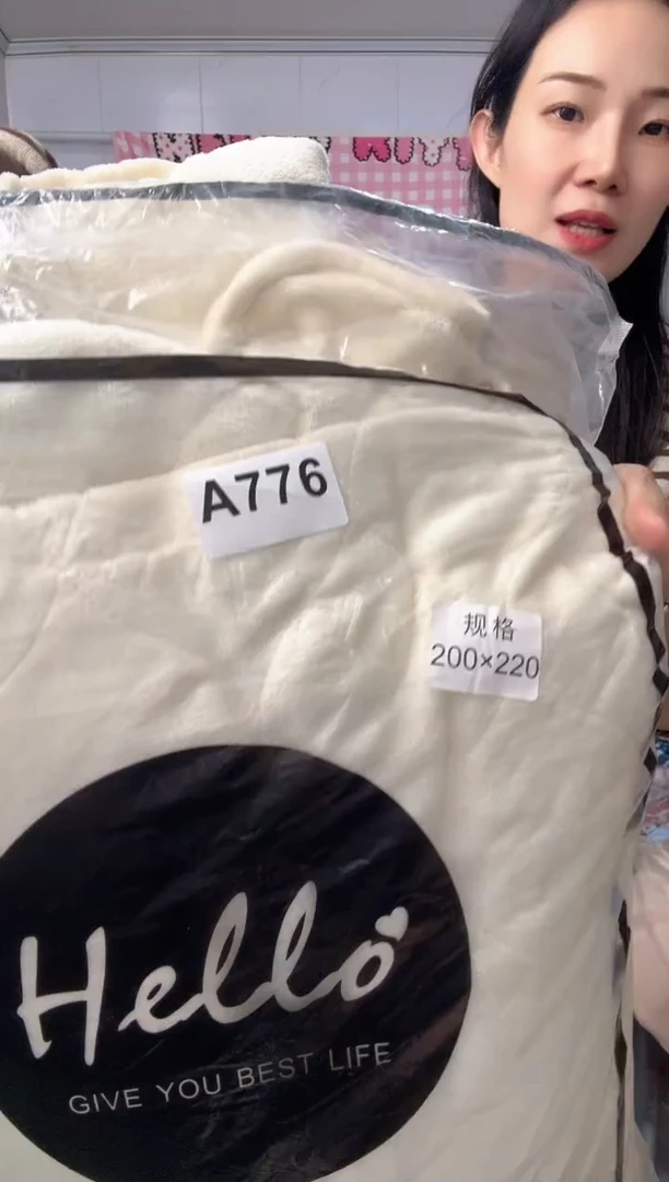 牛奶绒露*?776两米两米二床笠