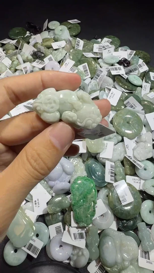 【闪购商品】翡翠颈饰未镶嵌00002061