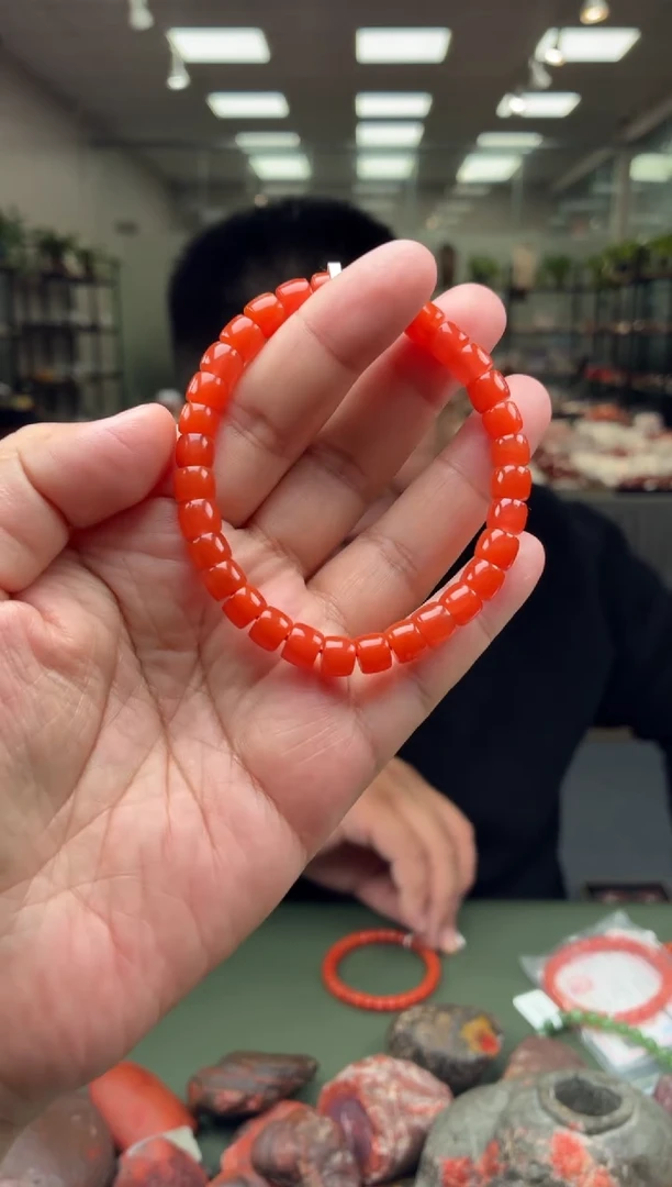 未镶嵌手串南红玛瑙华*单圈手串一条约7mm多样性发货