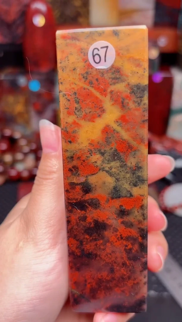 玉桂林鸡血玉印章摆件67