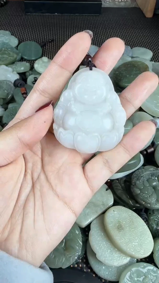 颈饰未镶嵌和田玉1