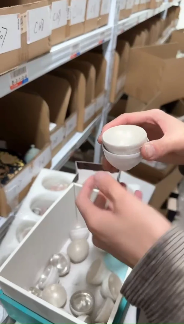 @@            B3421下面两个一组