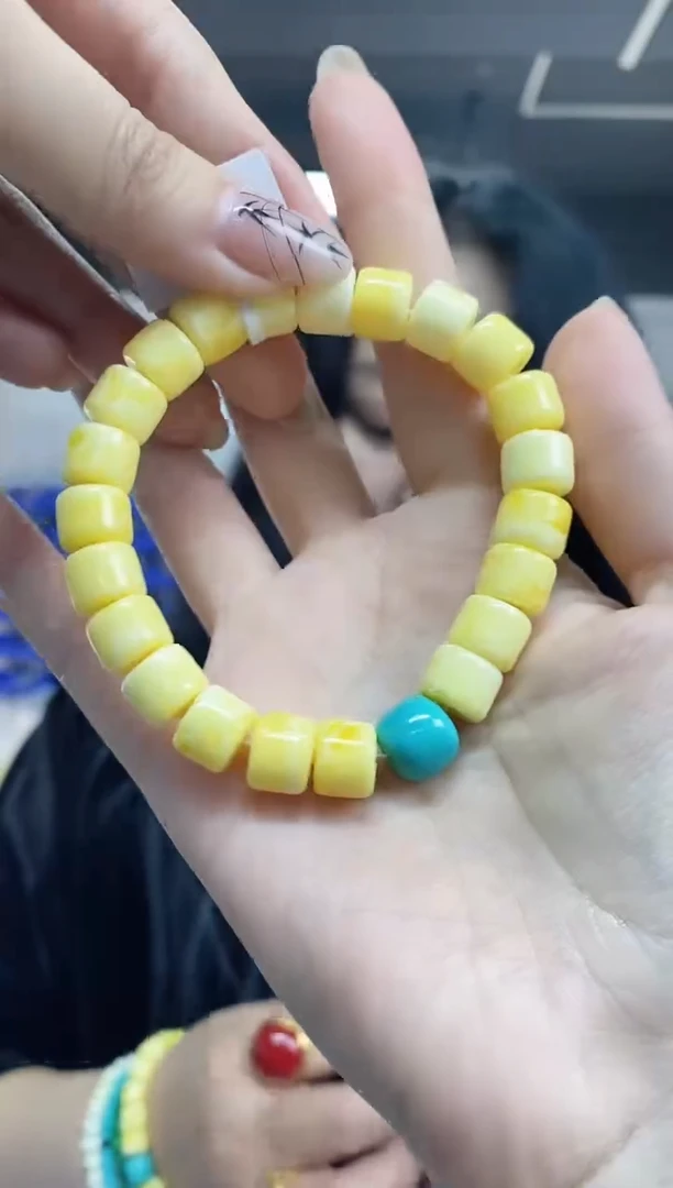 【闪购商品】蜜蜡裸石未镶嵌多样性发其一颜色微差