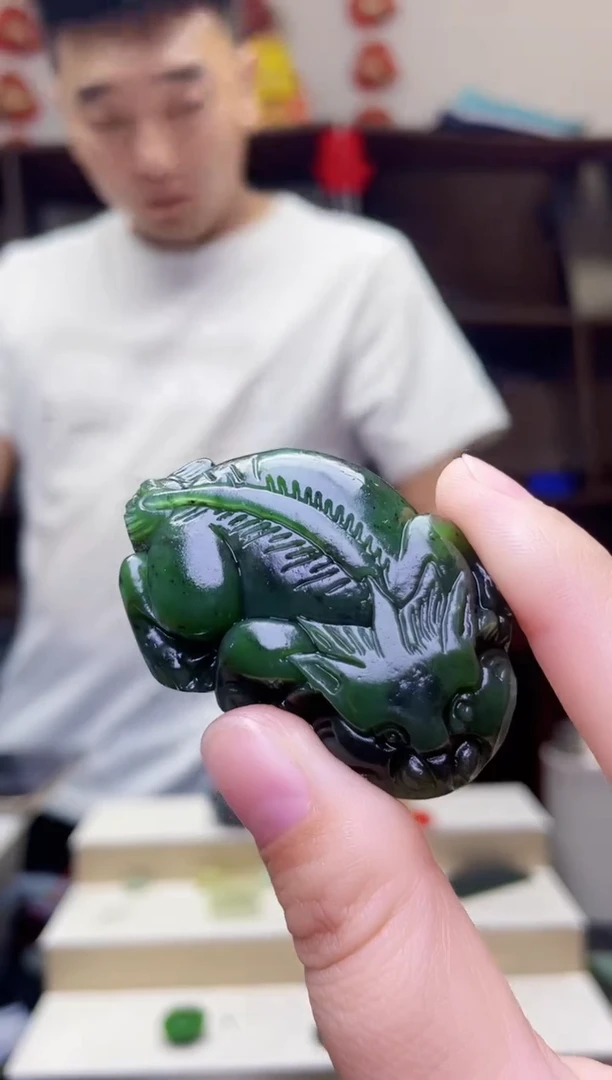 和田玉未镶嵌颈饰1