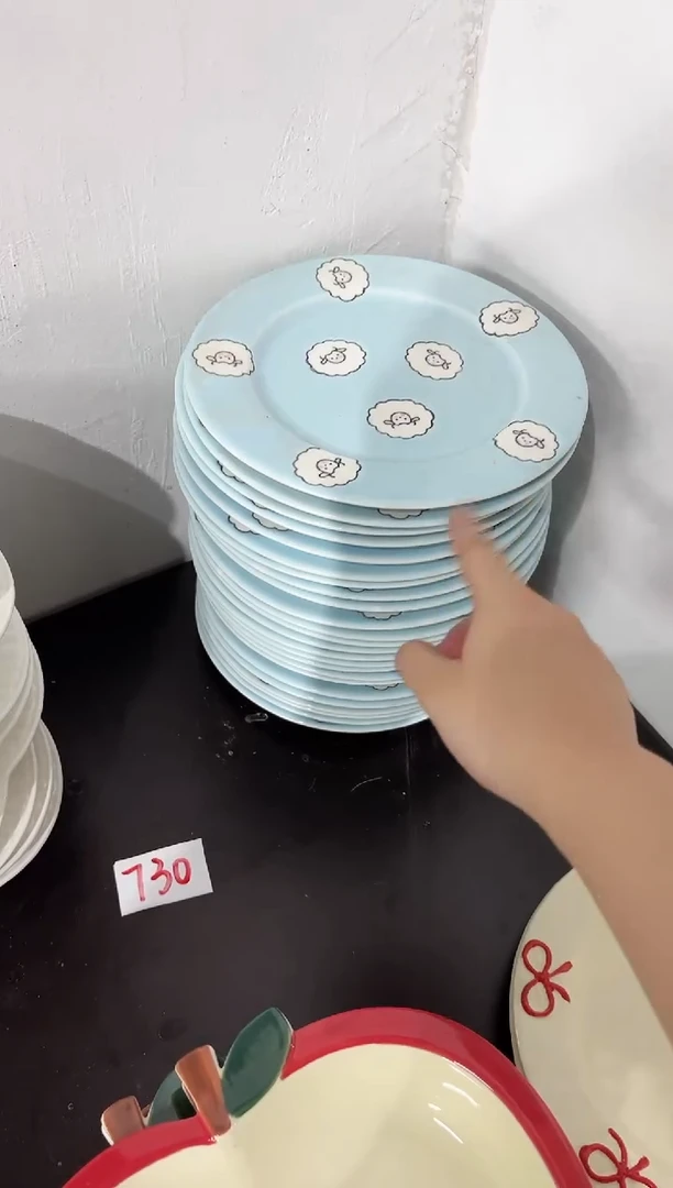 瓷直播微瑕清仓蓝色小羊盘*2
