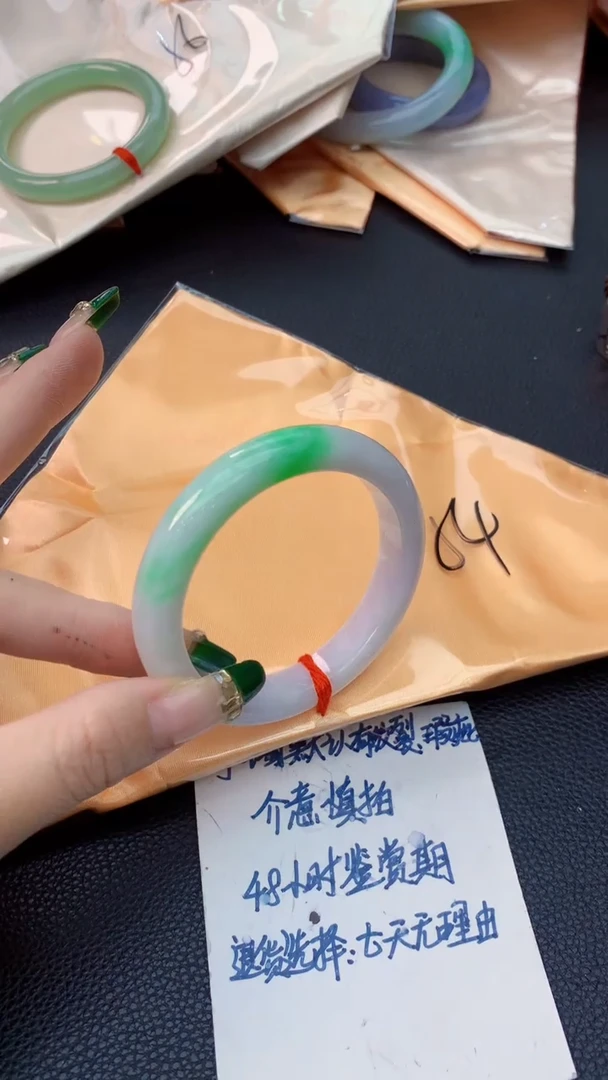 翡翠手镯未镶嵌0533359354