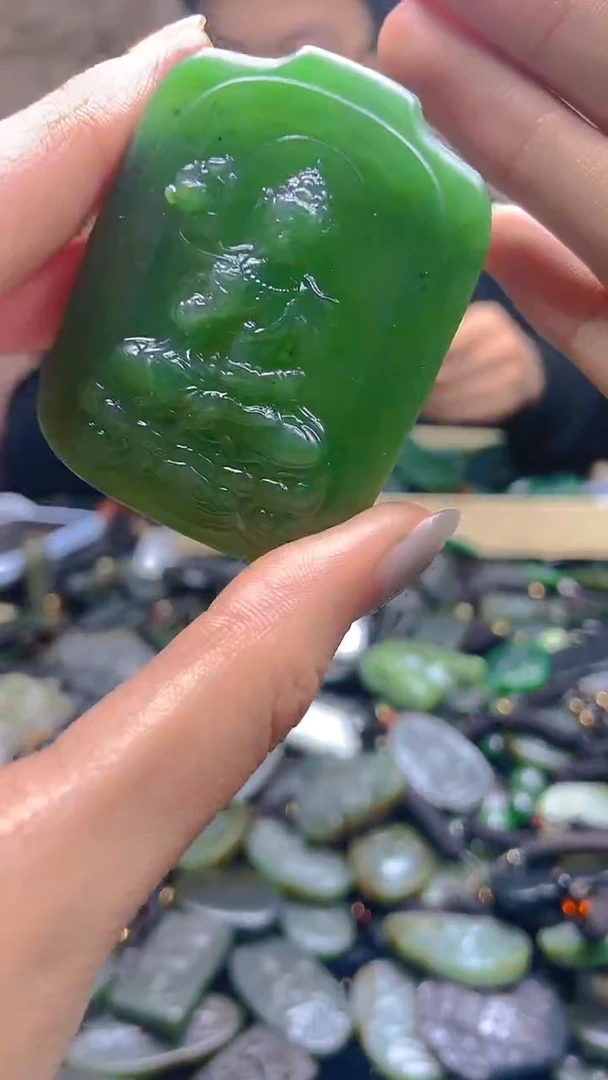 颈饰未镶嵌和田玉1
