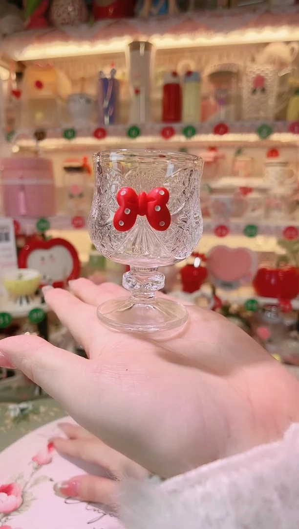 【闪购商品】摆件蝴蝶结高脚白酒杯品质好，发货快，放心拍