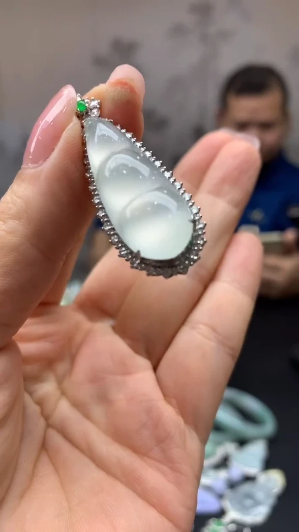 【闪购商品】翡翠颈饰18K金镶嵌6-天然翡翠