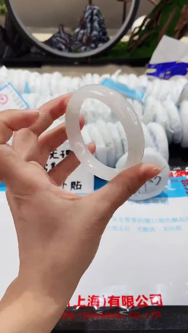【闪购商品】石英质玉手镯未镶嵌95-56