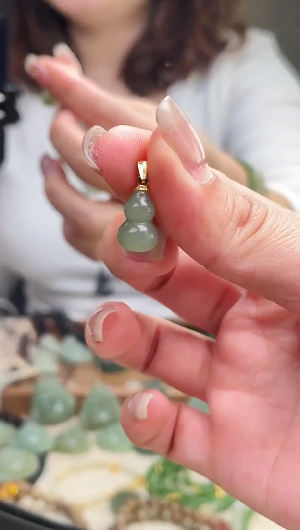 颈饰未镶嵌和田玉葫芦