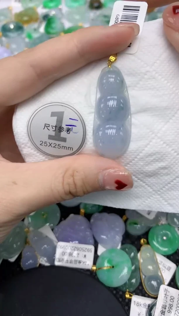 翡翠18K金镶嵌颈饰111111111
