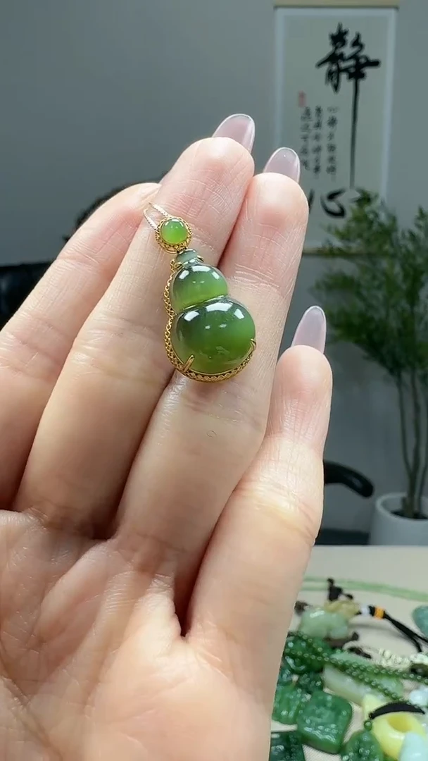 吊坠(不含链)18K金镶嵌和田玉1