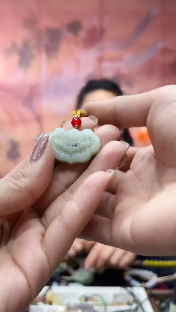 未镶嵌岫玉吊坠·