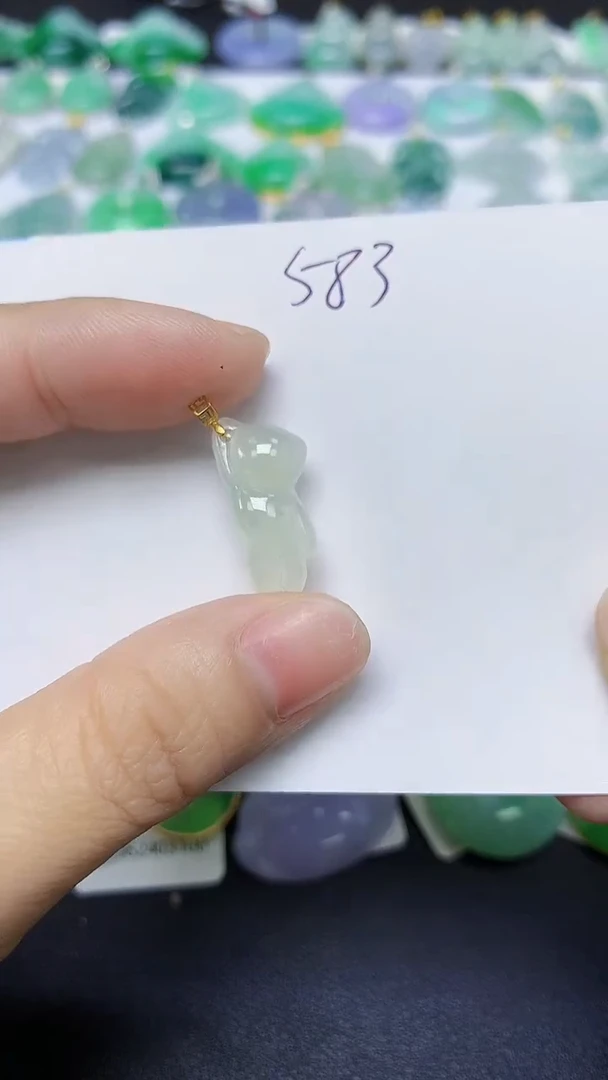 翡翠未镶嵌颈饰天然缅甸翡翠A货