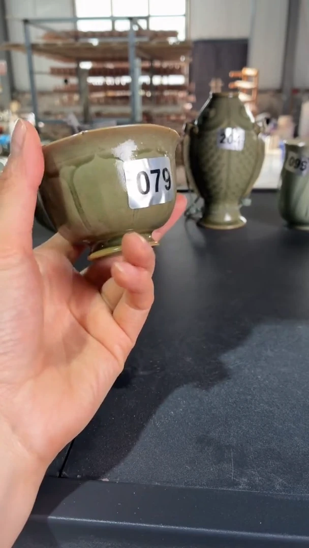 耀州窑仰山微瑕窑变莲瓣杯079