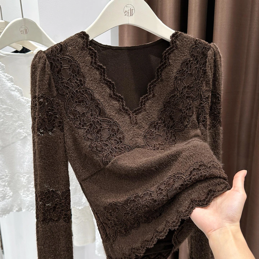 咖色V领薄绒蕾丝打底衫女加厚内搭秋冬爆款修身提花小衫收腰上衣
