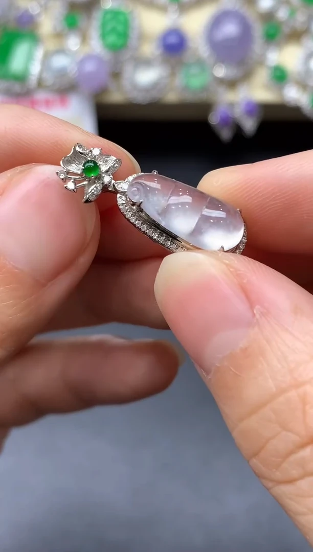 颈饰18K金镶嵌翡翠82中国好珍宝