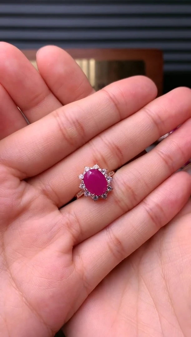 【闪购商品】红宝石戒指银S925镶嵌........