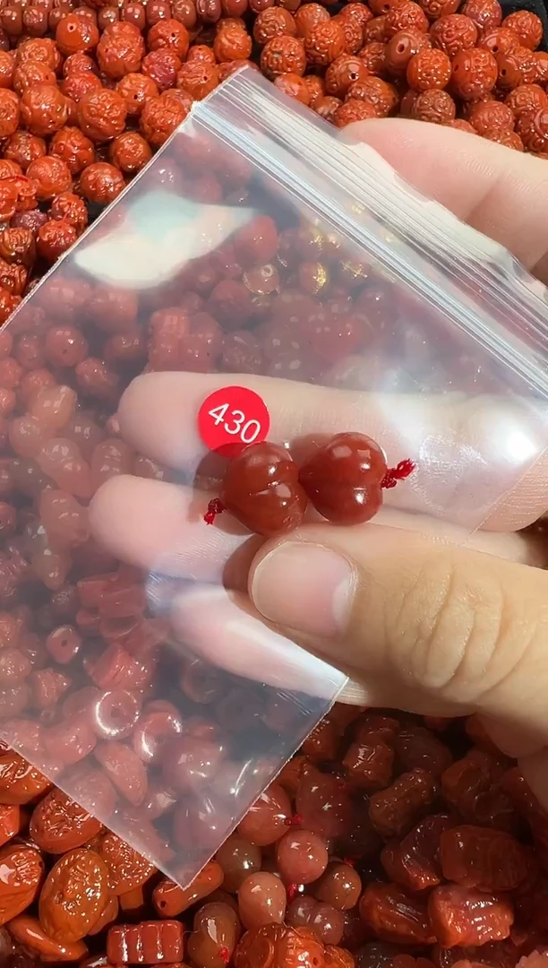 颈饰未镶嵌南红玛瑙1