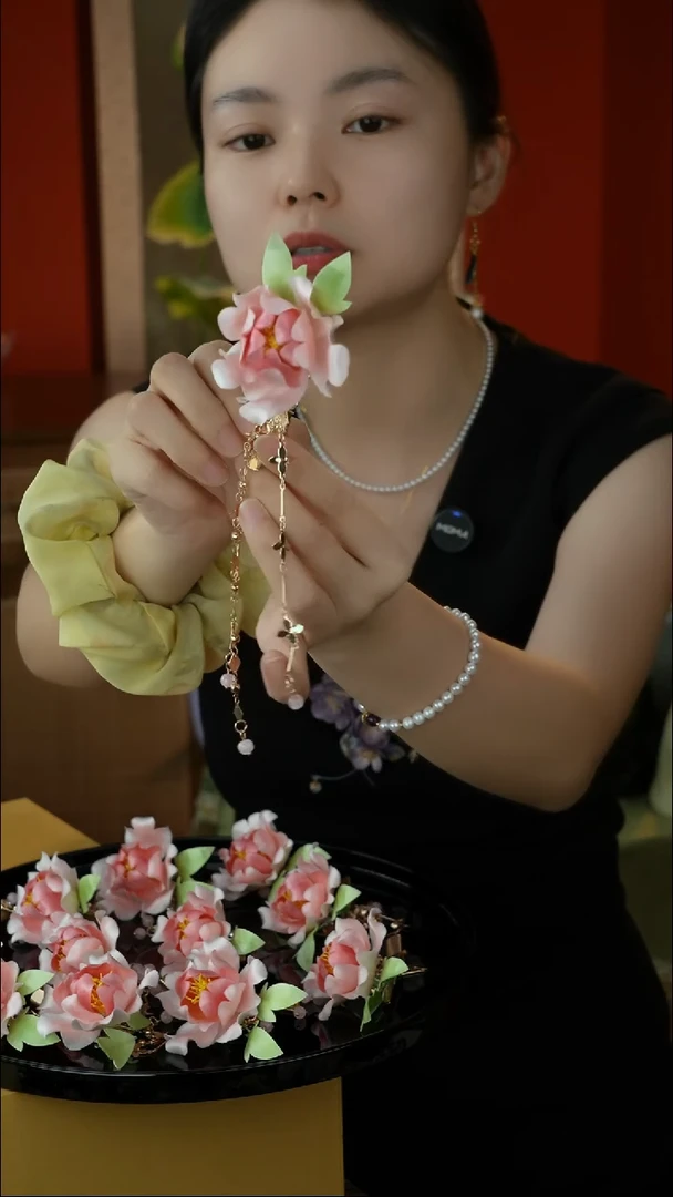 刺绣纯手工非遗国风饰品粉牡丹