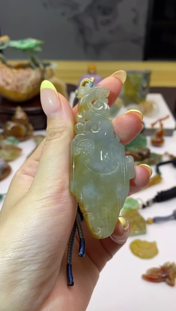 翡翠挂件未镶嵌翡翠挂件