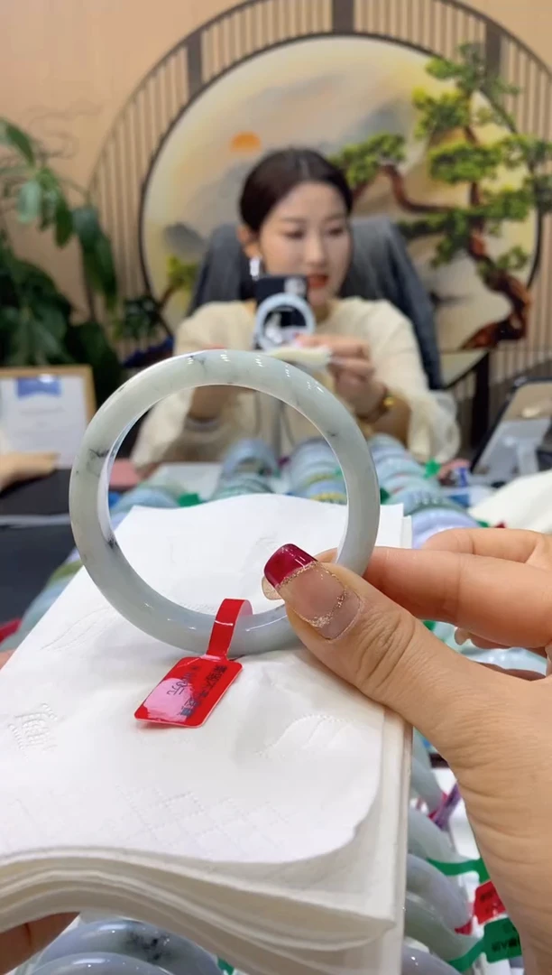 【闪购商品】翡翠手镯未镶嵌99900768
