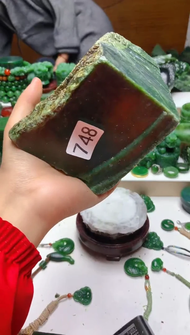 未镶嵌和田玉（碧玉）珠宝半成品0