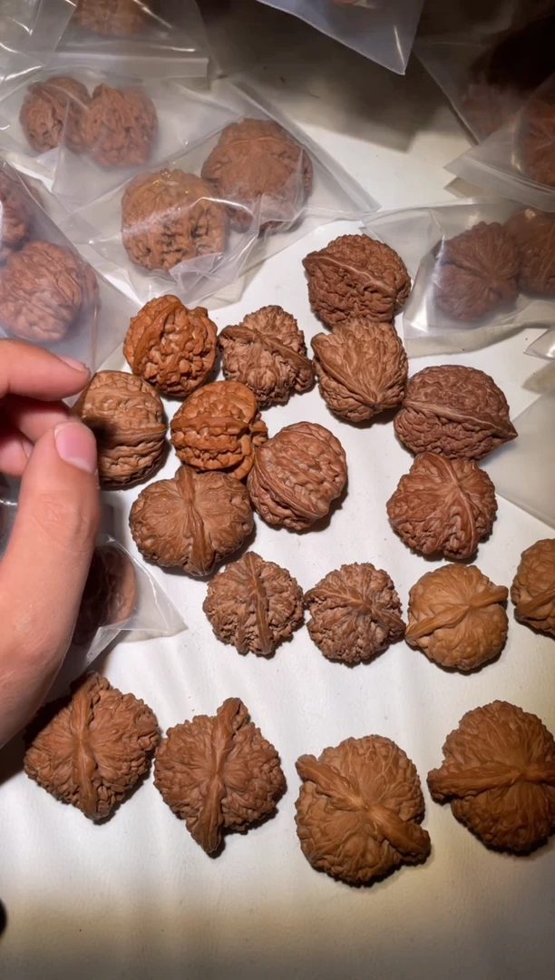 把件文玩核桃用****4文玩核桃三角白