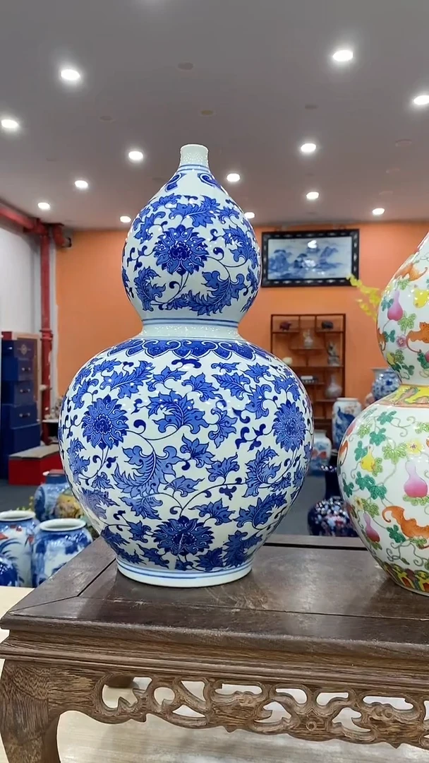 摆件150件青花缠枝莲葫芦瓶+旋转底座