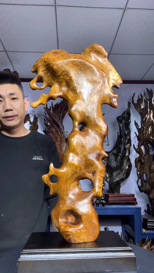 香樟木木雕款嘿*嘿金丝楠木工艺品摆件
