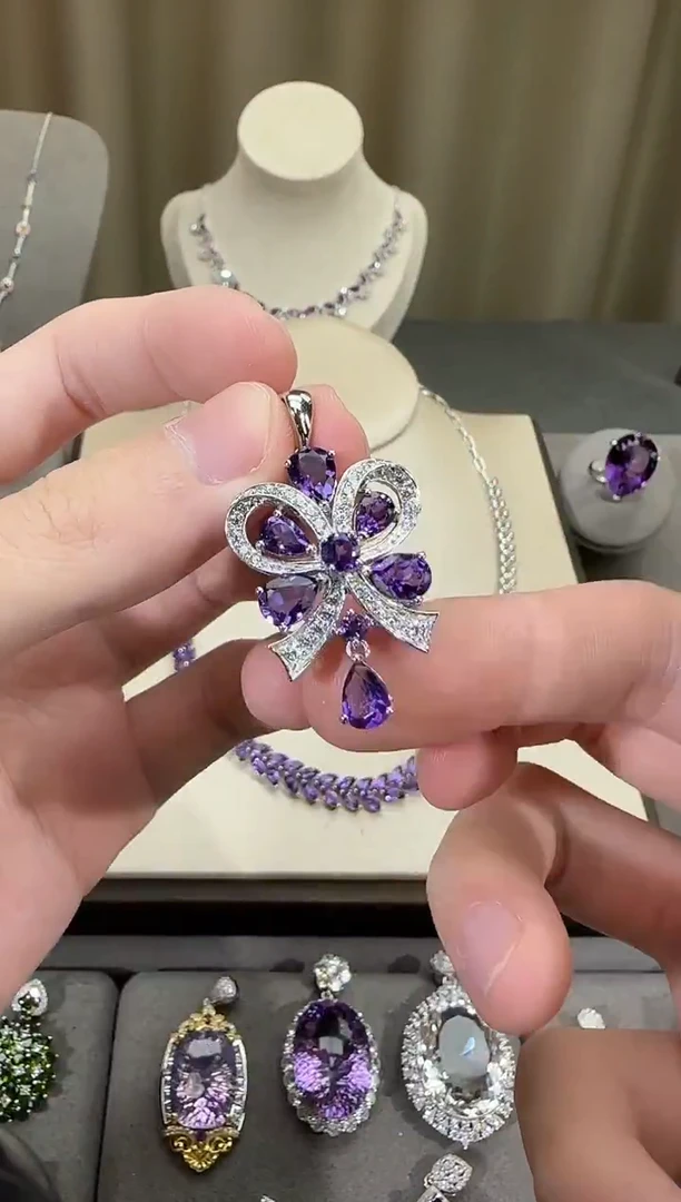 颈饰银S925镶嵌紫晶6*8mm吊坠蝴蝶设计款