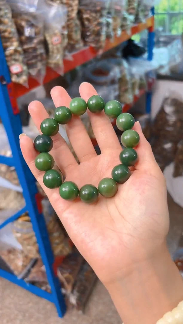 吊坠菩提根/象牙果帝王绿单圈手串
