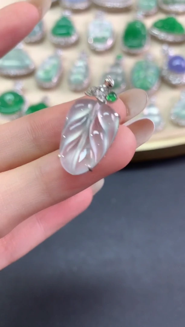 吊坠(不含链)18K金镶嵌翡翠吊坠(不含链)|3800