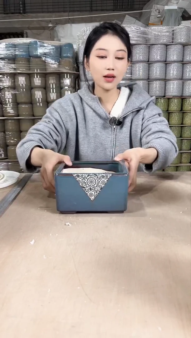 【闪购商品】陶瓷四方三角花蓝小号18x10