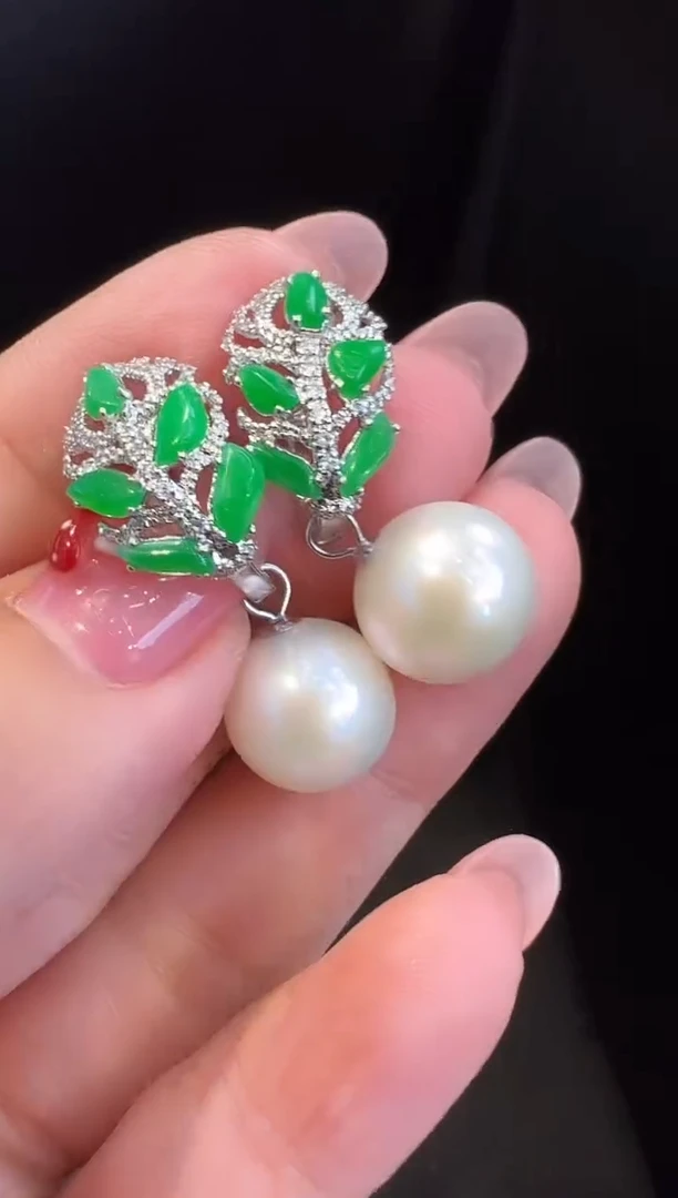 18K金镶嵌翡翠耳饰耳饰