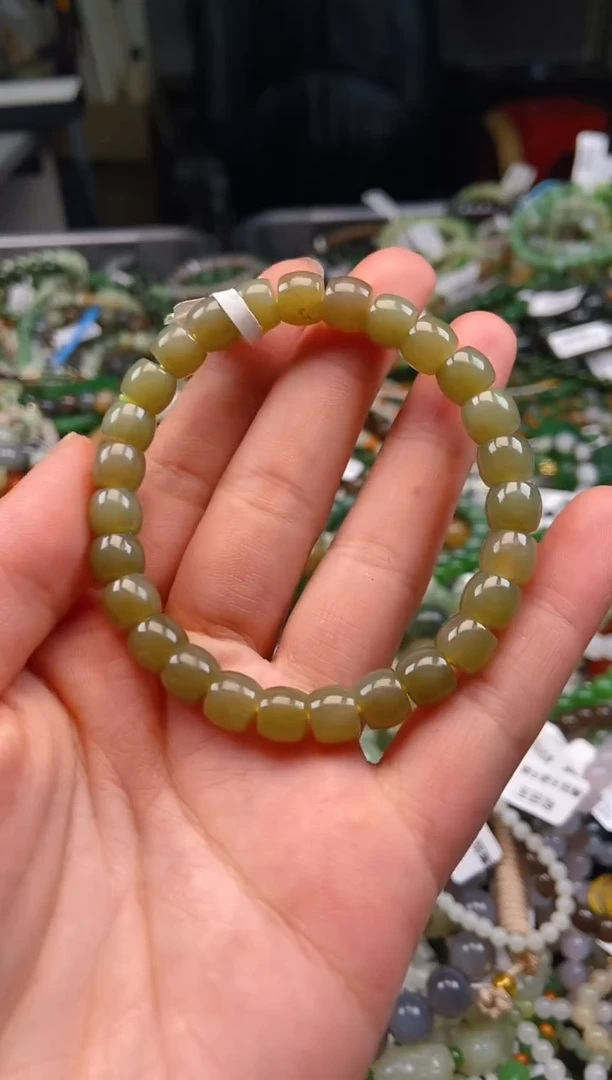 和田玉未镶嵌颈饰1