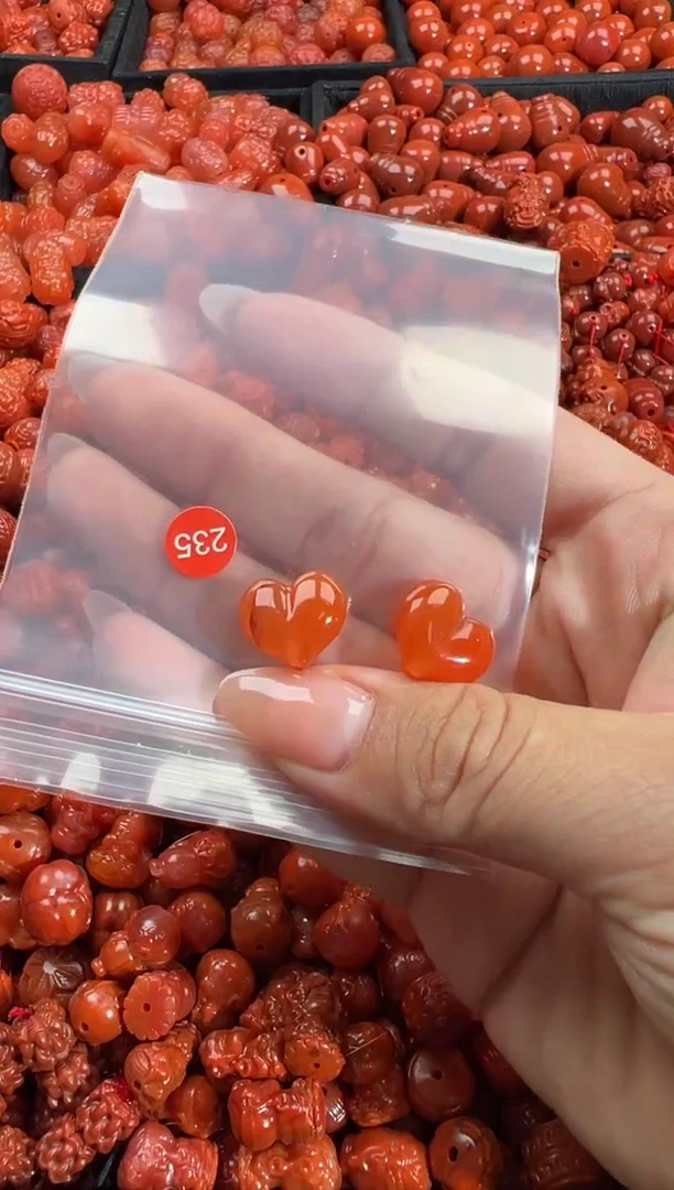 颈饰未镶嵌南红玛瑙1