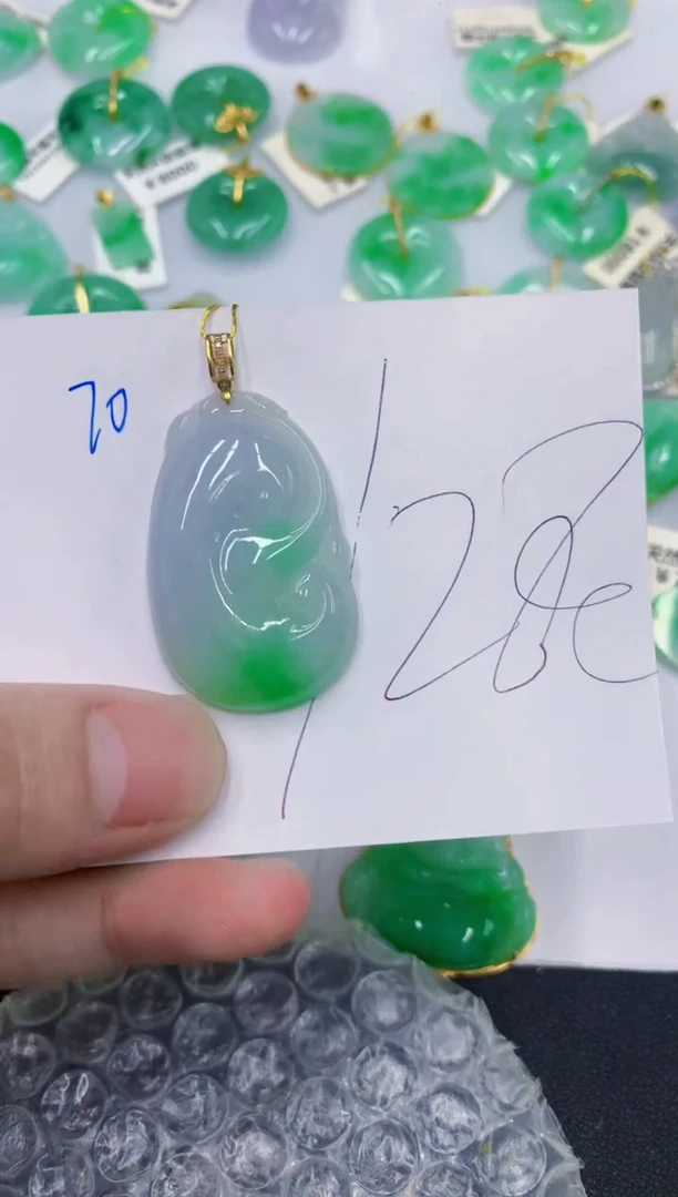 颈饰18K金镶嵌翡翠111111