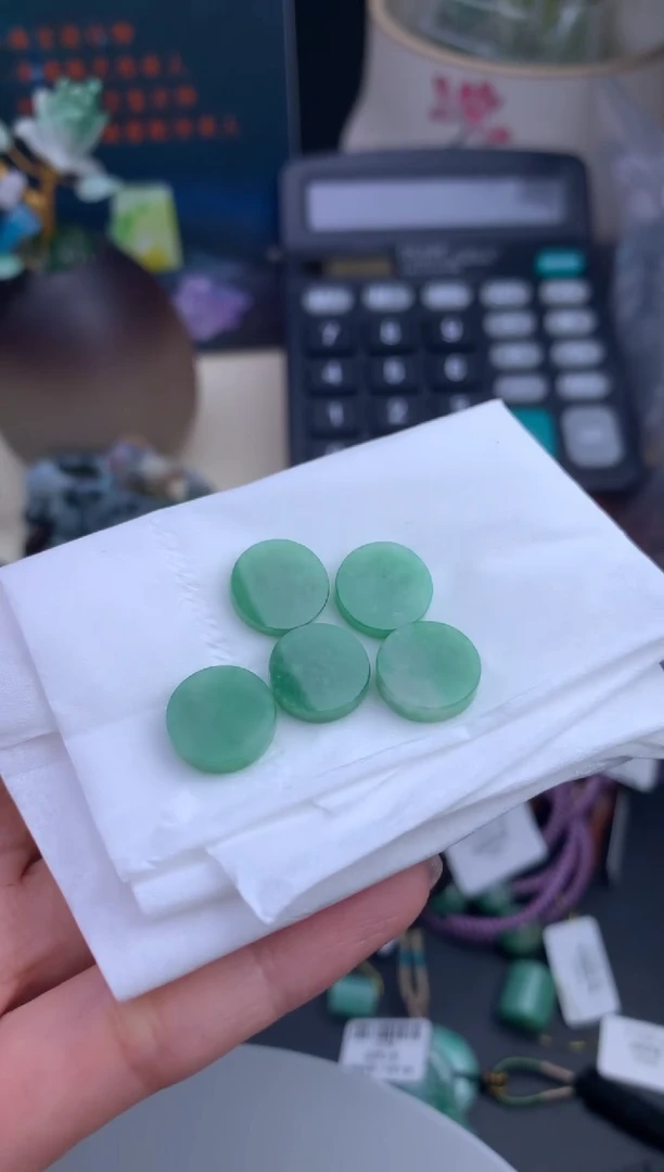 定制翡翠未镶嵌翡翠多样性发一个