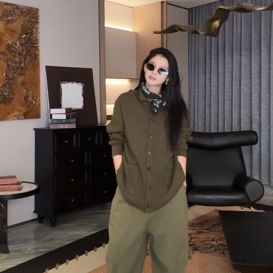 LA MAISON ONE 羊毛翻领毛衣单排扣设计毛针织衫L253M124