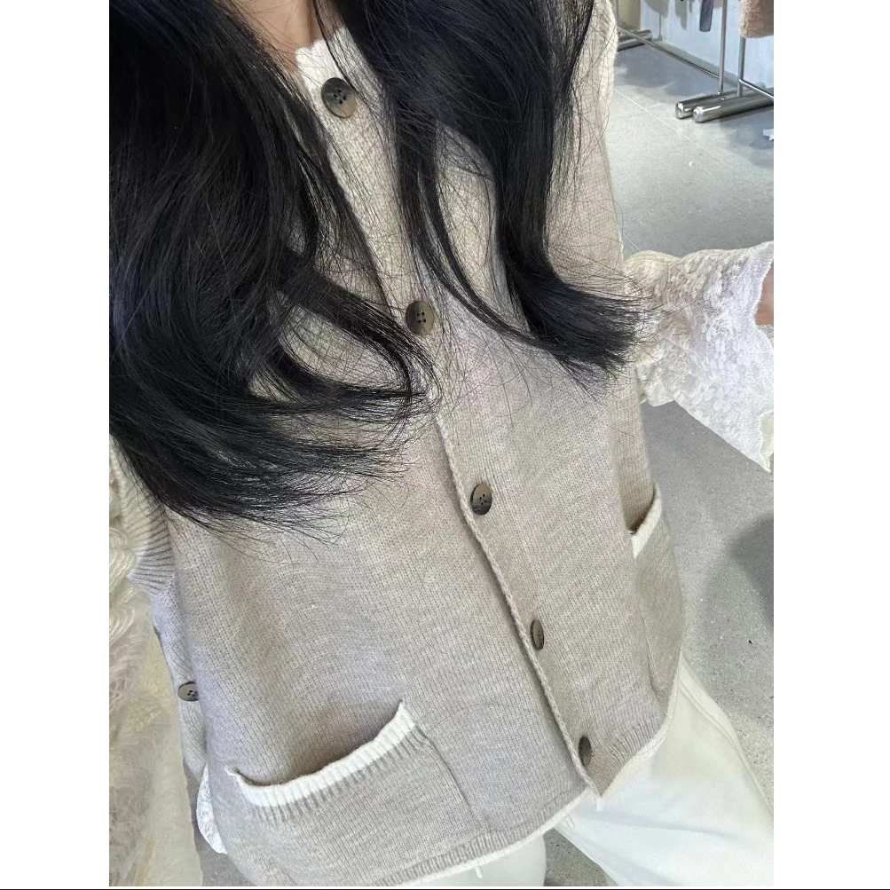 DEZI宝藏衣橱蕾丝花纹打底衫加排扣马甲两件套女套装LS1025066