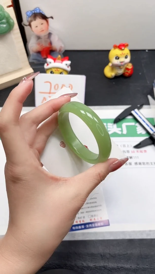 【闪购商品】石英质玉手镯未镶嵌47-54.4