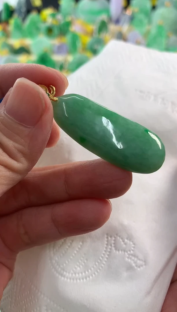 颈饰未镶嵌翡翠挂件