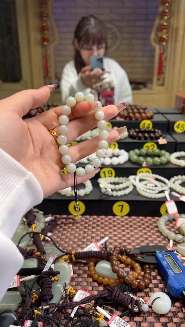 【闪购商品】和田玉手串未镶嵌且末料青白玉卡10手串