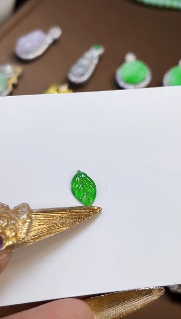 翡翠裸石XB23001缅甸A货高冰正阳满绿叶子