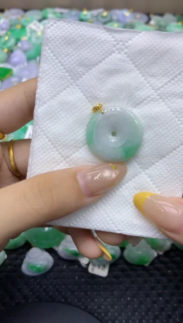 颈饰未镶嵌翡翠天然缅甸翡翠A货