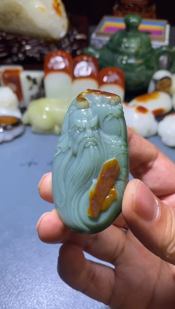 未镶嵌和田玉把件刘****.和田玉